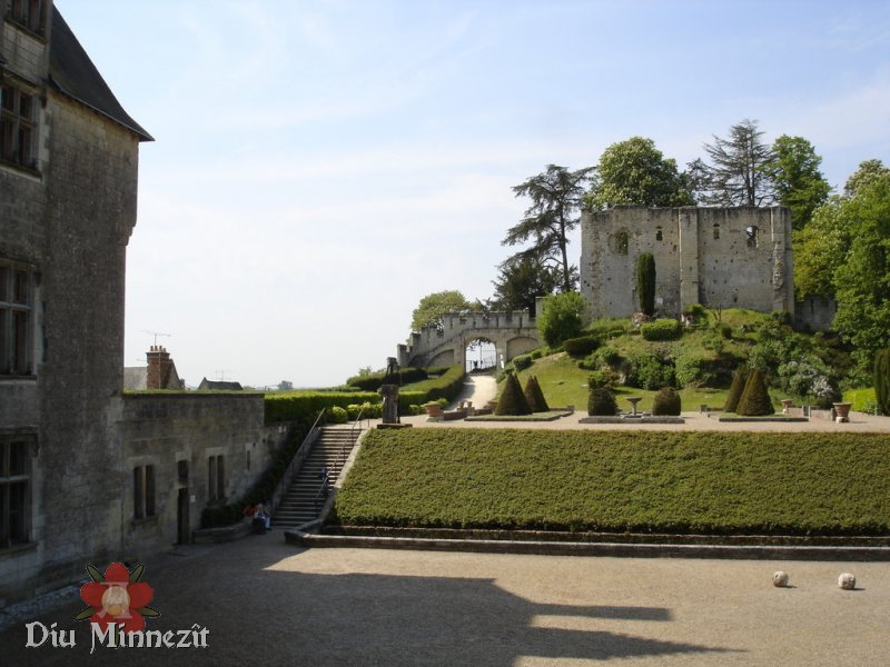 Blick auf die Rückwärtiger Ruine der alten Kirche von Schloss Langeais