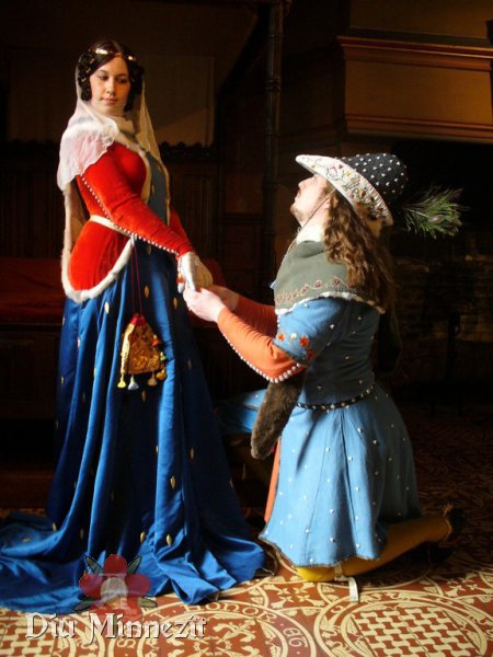Minneszene um 1350 : Ein Ritter Mitte des 14ten Jahrhunderts kniet vor seiner angebeteten Dame