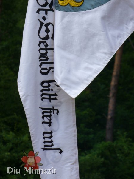 St. Sebald bitt für uns: Motto auf der Fahne der Reichsstadt Nürnberg