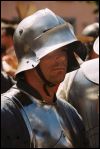 Spätmittelalterlicher Soldat mit Schaller und Brustharnisch vor Soest