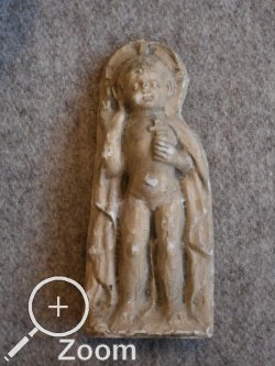 Segnendes Jesuskind aus Keramik